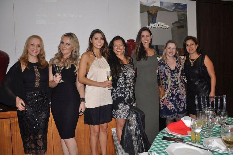 Paula Schmitz de Schmitz, Aline Faglioni, Dayana de Carvalho Uhdre, Juliana Nunes de Santana, Anne Cassou, Fernanda Bastos Kammradt Guerra e Maria Josiane Fronczak da Cunha - Foto: Ana Maria Ferrarini Paula Schmitz de Schmitz, Aline Faglioni, Dayana de Carvalho Uhdre, Juliana Nunes de Santana, Anne Cassou, Fernanda Bastos Kammradt Guerra e Maria Josiane Fronczak da Cunha - Foto: Ana Maria Ferrarini