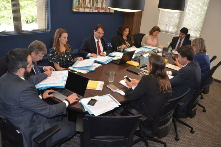 Diretoria da CAA/PR se reúne mensalmente para analisar as solicitações - Foto: Bebel Ritzmann/Divulgação Diretoria da CAA/PR se reúne mensalmente para analisar as solicitações - Foto: Bebel Ritzmann/Divulgação