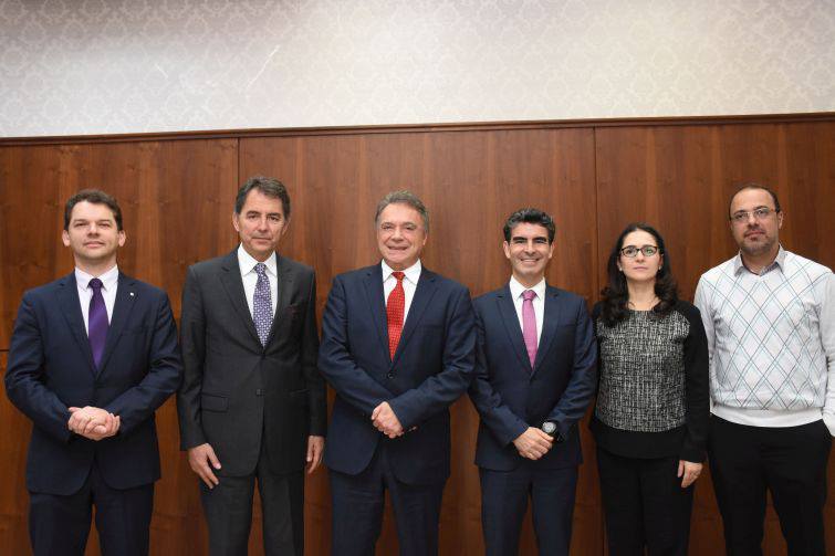 Antônio César Bochenek, Friedmann Anderson Wendpap, Alvaro Dias, Fabricio Bittencourt da Cruz, Patricia Panasolo e Leonardo Castanho Mendes Antônio César Bochenek, Friedmann Anderson Wendpap, Alvaro Dias, Fabricio Bittencourt da Cruz, Patricia Panasolo e Leonardo Castanho Mendes - Foto: Bebel Ritzmann