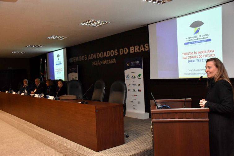Procuradora Cintia Fernandes durante sua palestra no Congresso - Foto: Bebel Ritzmann/Divulgação Procuradora Cintia Fernandes durante sua palestra no Congresso - Foto: Bebel Ritzmann/Divulgação