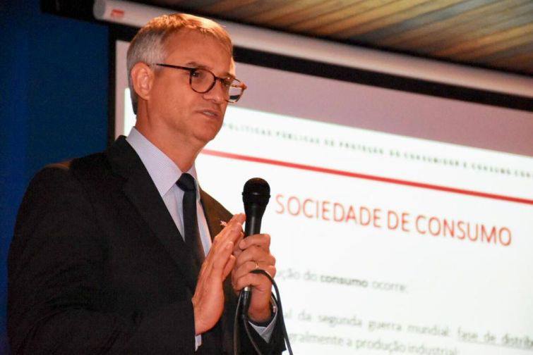 Professor Antonio Carlos Efing - Foto: Bebel Ritzmann Professor Antonio Carlos Efing - Foto: Bebel Ritzmann