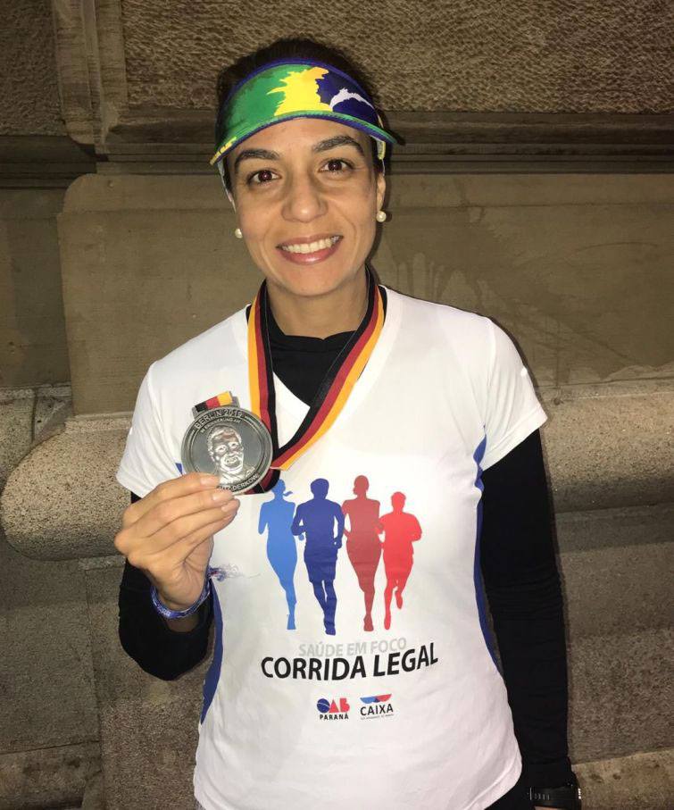 Gisele Verissimo Paes do Corrida Legal de Arapongas estava entre os atletas brasileiros na Alemanha - Foto: Divulgação Gisele Verissimo Paes do Corrida Legal de Arapongas estava entre os atletas brasileiros na Alemanha - Foto: Divulgação