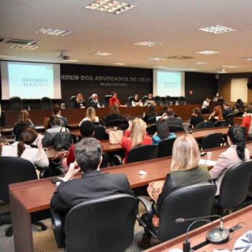 Direito por vozes femininas